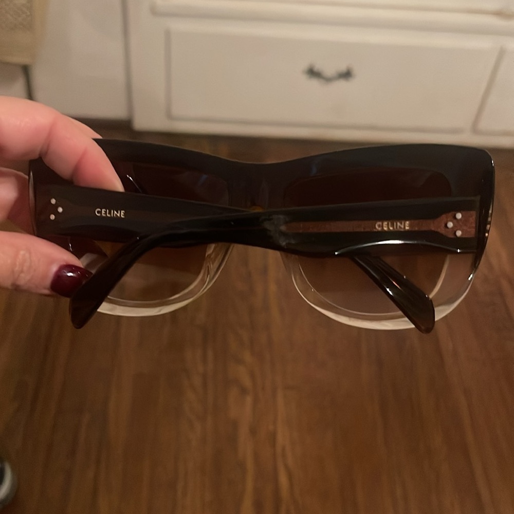 Stylish Black Sunglasses - Picture 2 of 2